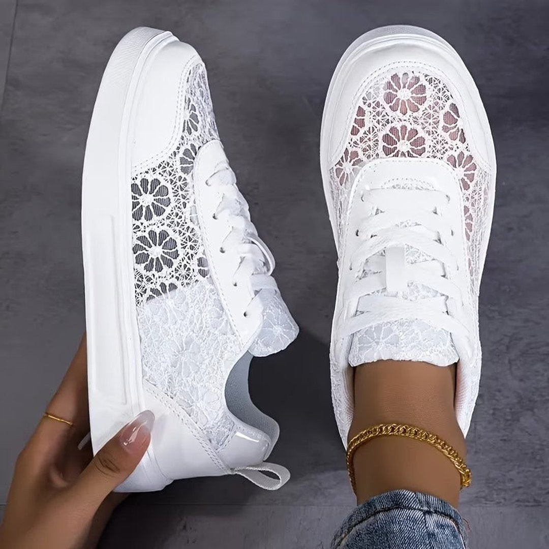 Hollis | Zapatillas de encaje floral