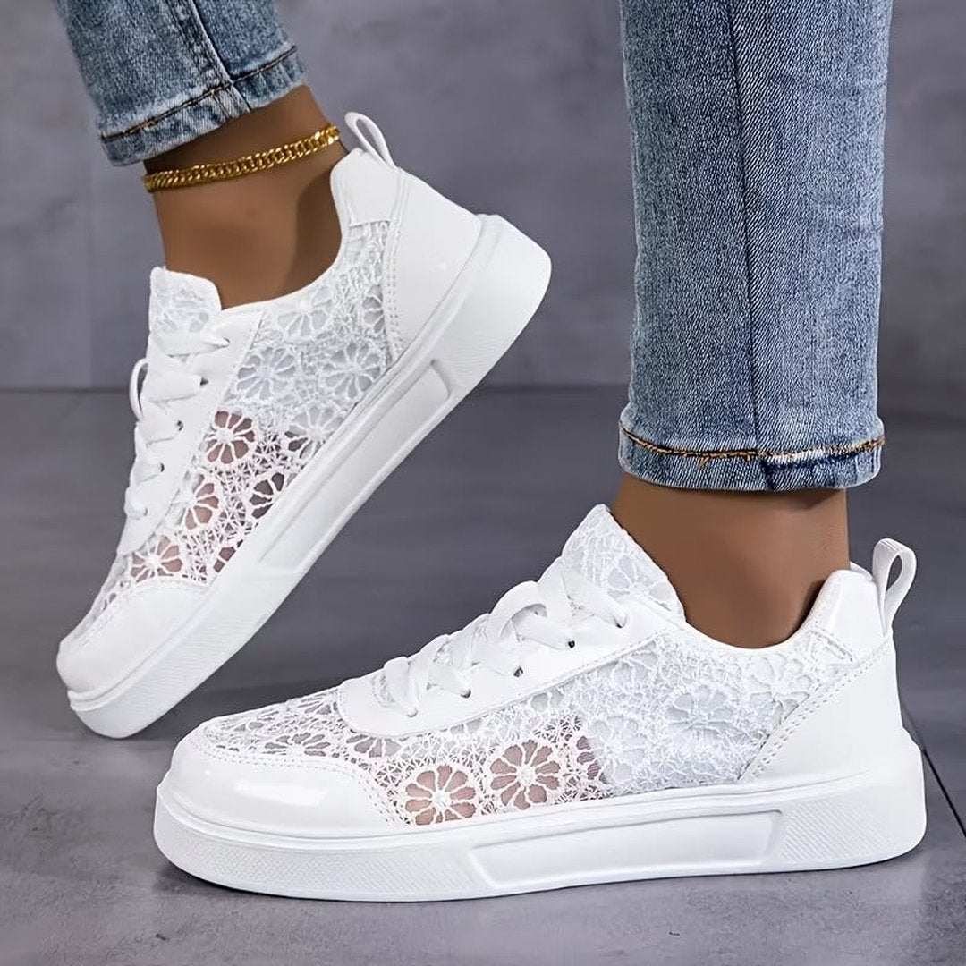 Hollis | Zapatillas de encaje floral