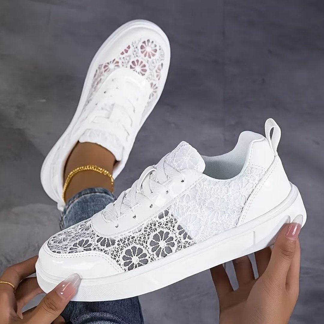 Hollis | Zapatillas de encaje floral