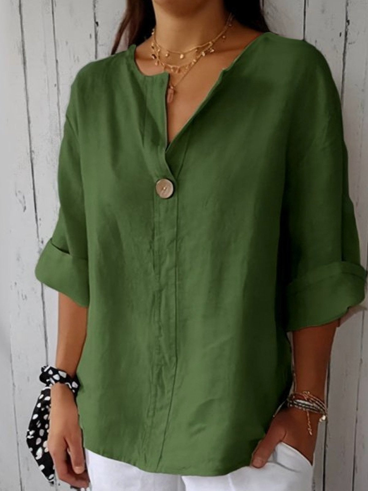 Almudena | Blusa de algodón con escote en pico y botón