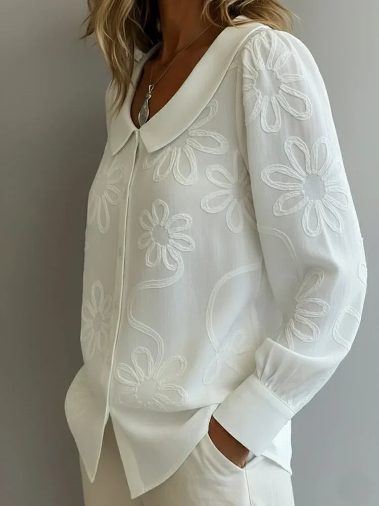 Amparo | Blusa bordada de flores con botones