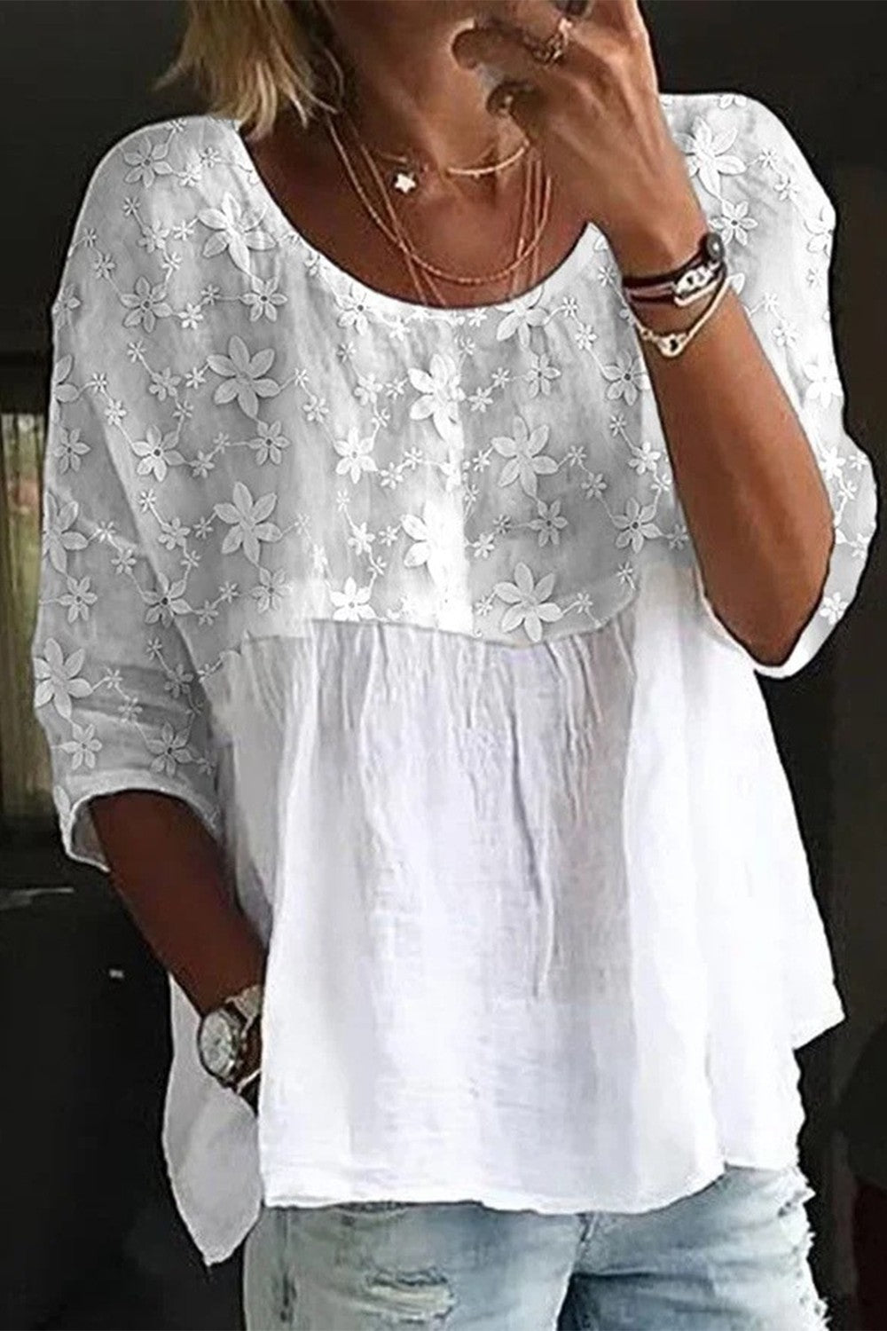 Naiara | Blusa con encaje bordado y bajo plisado